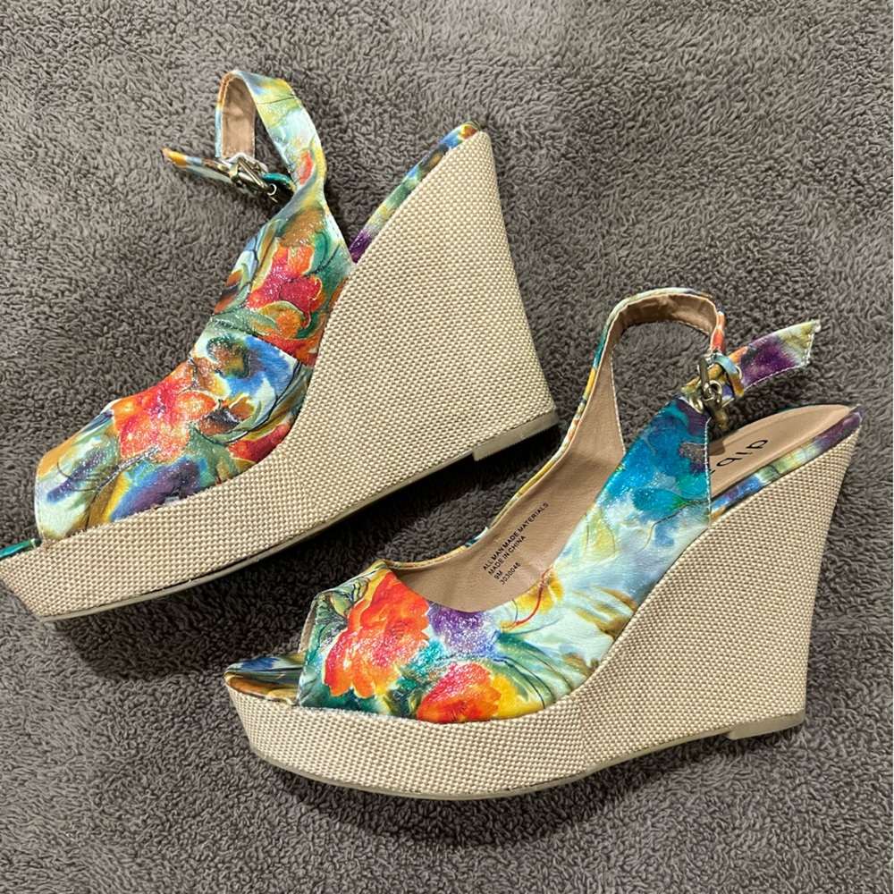 Fun wedge platform sandals